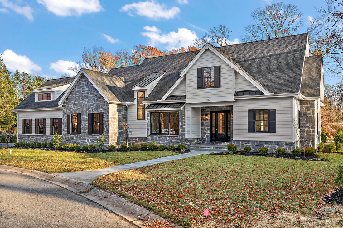 Exterior of Delaware custom home build by Bromwell Construction