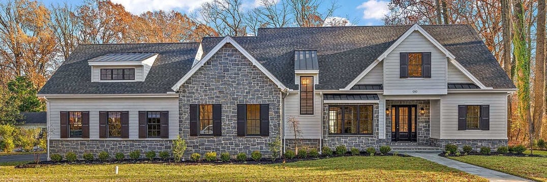 Custom home exterior of front in Delaware by Bromwell Construction