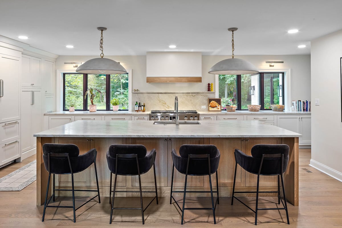 Kitchen remodel with island and seating in Delaware by Bromwell Construction