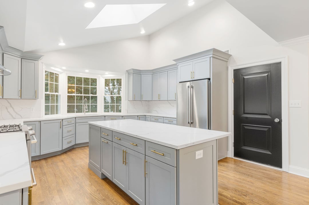 Kitchen remodel with island and storage by Bromwell Construction