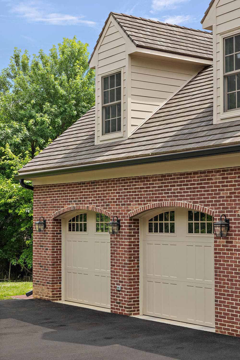 Exterior view of addition above garage in Delaware by Bromwell Construction